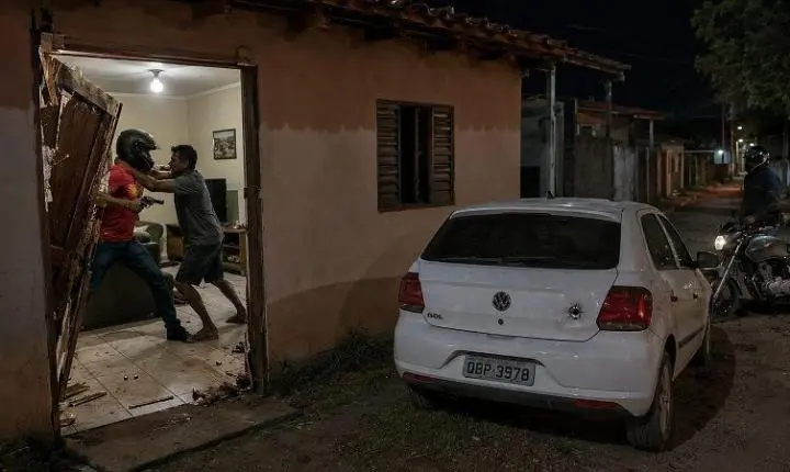 Homem sofre atentado após criminosos irem atrás do filho por dívida com facção