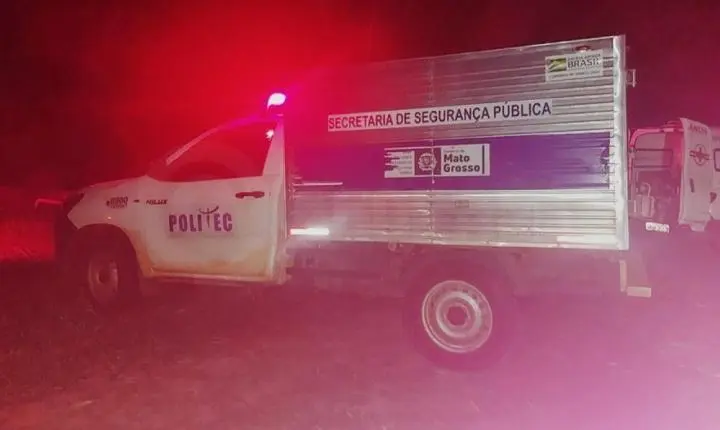 Homem surta, saca arma para a esposa durante discussão e é encontrado morto dentro de casa