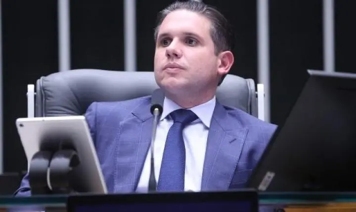 Hugo motta celebra aprovação de novo limite para mei na câmara
