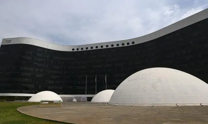 Inteligência artificial e fake news: especialistas alertam para desafios nas eleições