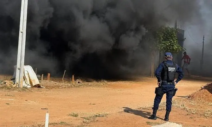 Incêndio atinge tanque de combustível e mobiliza bombeiros em Lucas do Rio Verde.