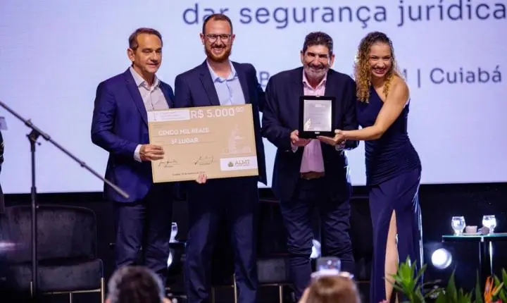 Jornalista Simone Guedes conquista 3º lugar em premiação estadual de radiojornalismo