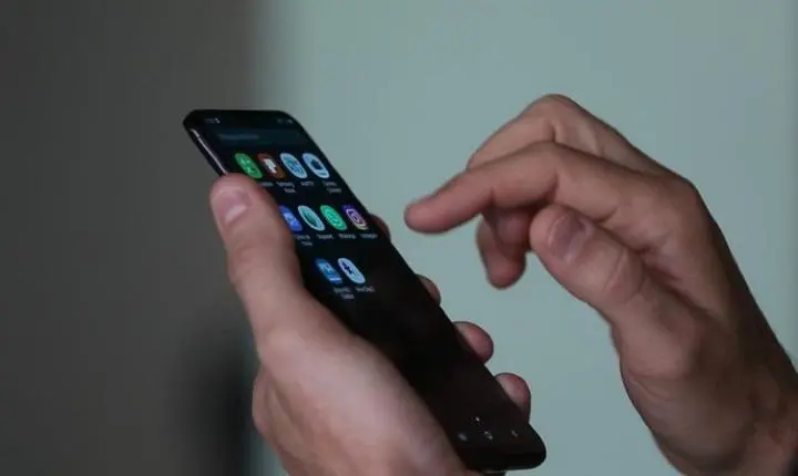 Jovem de 19 anos foi preso após agredir namorada por causa de áudio no WhatsApp