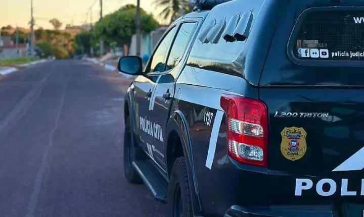 Jovem de 26 anos é preso com maconha, arma artesanal e R$ 800 reais