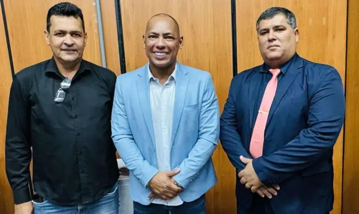 Juca do Guaraná prestigia posse de Eliel na Câmara de Cáceres