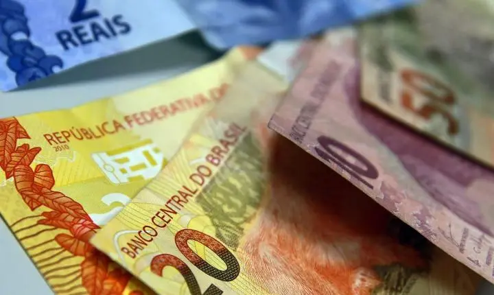 Crédito para pessoas físicas tem alta nos juros e inadimplência chega a 6%