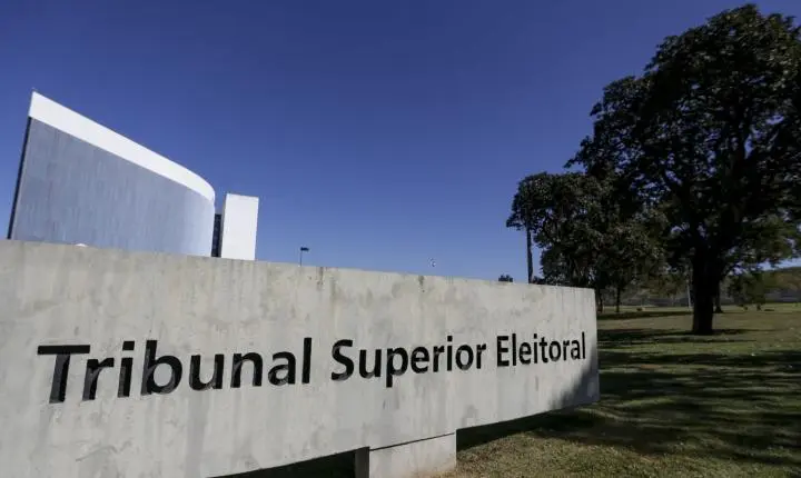 Kassio discute alta na judicialização e reúne campanhas no tse