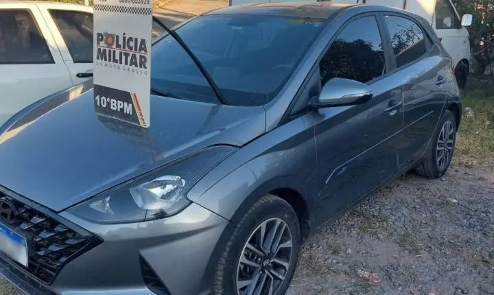 Ladrão foge do Fórum, rouba carro e bate em viatura em Cuiabá