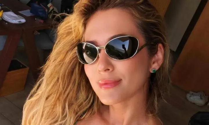 Lívia Andrade aposta em biquíni com crochê para dia de sol no Rio de Janeiro