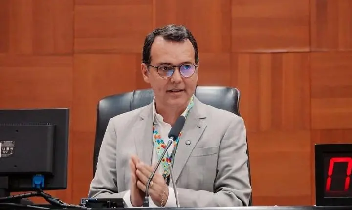 Lúdio cobra e secretário promete contratar mais de 600 professores para alunos com deficiência nesta semana