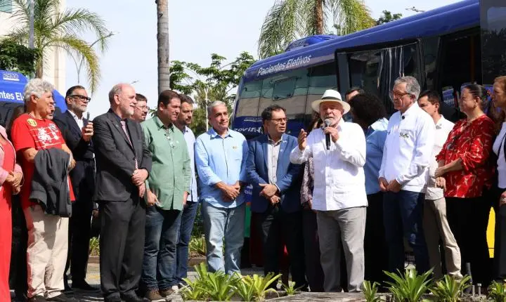 Lula cobra ação do governador do Rio de Janeiro contra milicianos