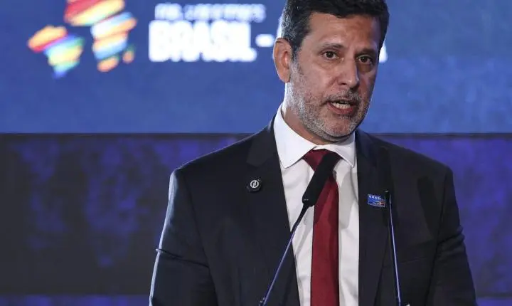 MEC atribui redução histórica do analfabetismo no Brasil a políticas de educação