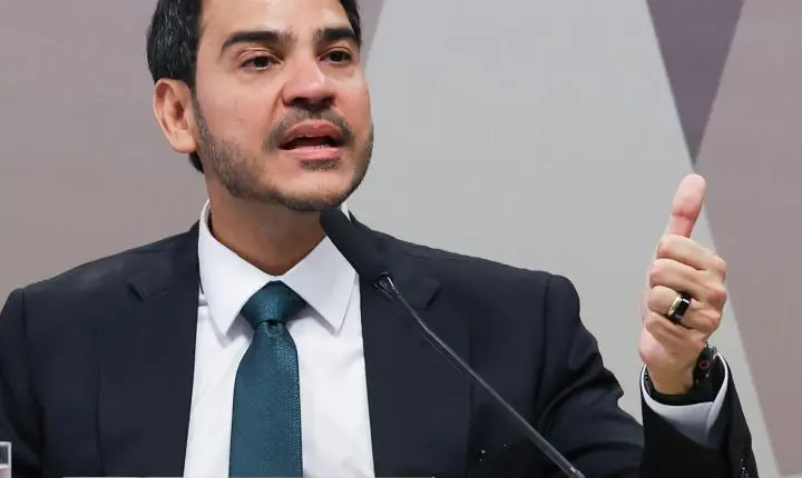 Jorge Messias defende conciliação como solução para conflitos fundiários no Brasil