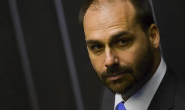 Eduardo Bolsonaro é demitido da Polícia Federal por abandono de cargo