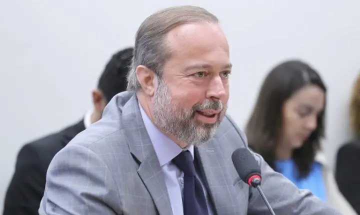 Ministro Alexandre Silveira prestará esclarecimentos sobre o setor elétrico e termelétricas na Câmara