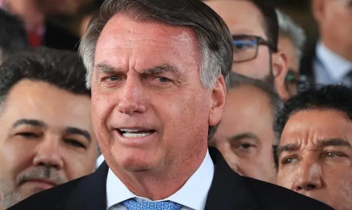Moraes autoriza defesa de Bolsonaro a acompanhar depoimento sobre arma de fogo
