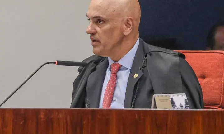 Moraes concede prazo à PGR após Flávio Bolsonaro faltar a depoimento na Polícia Federal