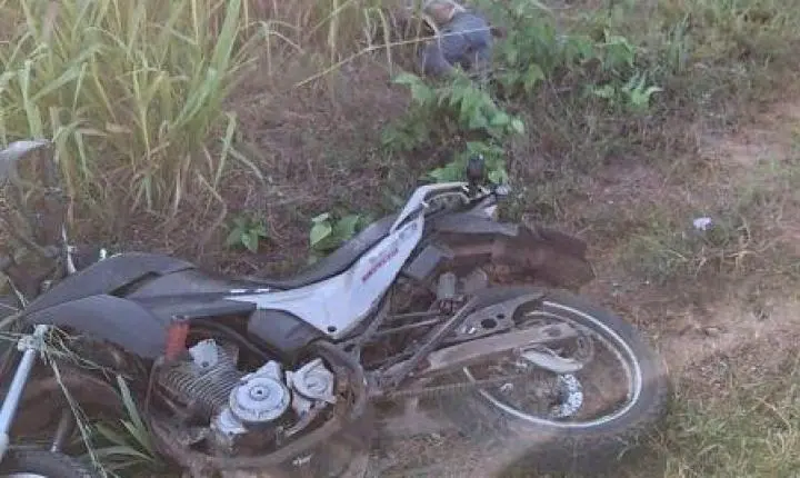 Motociclista morre após perder controle e cair na Estrada Velha da Guia