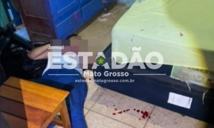 Mulher é morta a tiros dentro de casa; marido foge com as filhas em MT
