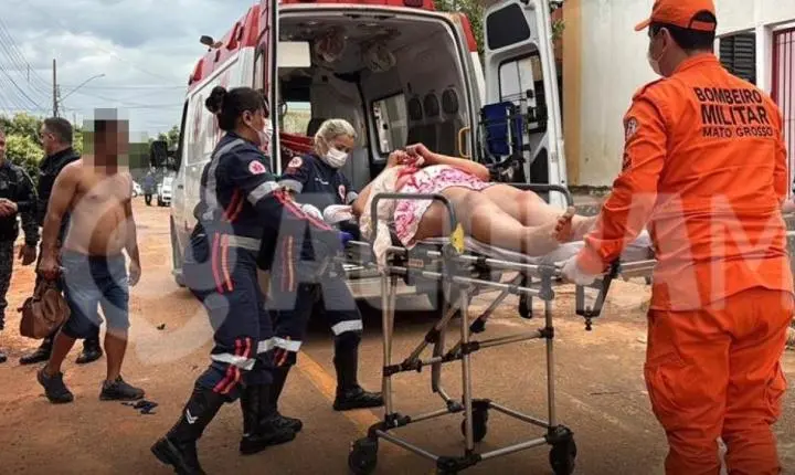 Mulher leva 'garrafada' na cabeça após dançar com homem casado em bar