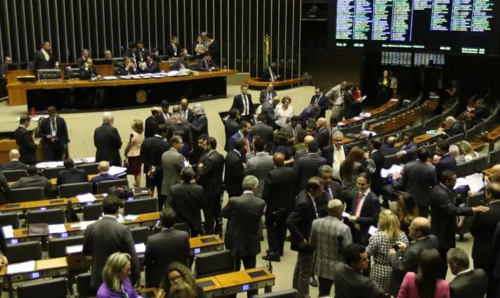 Congresso derruba veto e municípios inadimplentes acessam recursos federais