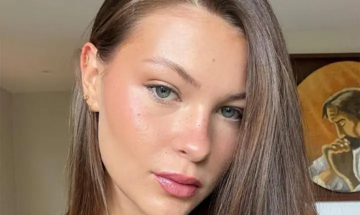 Nikki Meneghel fica loira e web compara: 'Mistura de Sasha com Xuxa'