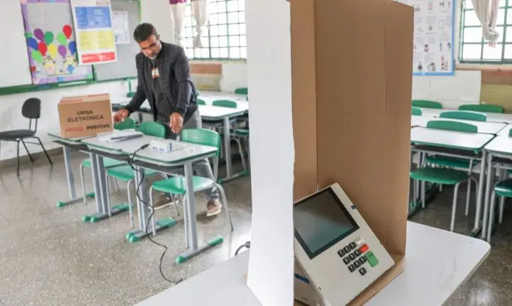 TRE-SP substitui 32 urnas eletrônicas no início da votação