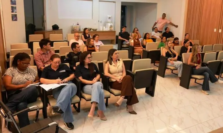 Nobres apresenta Família Acolhedora em palestra aberta à população