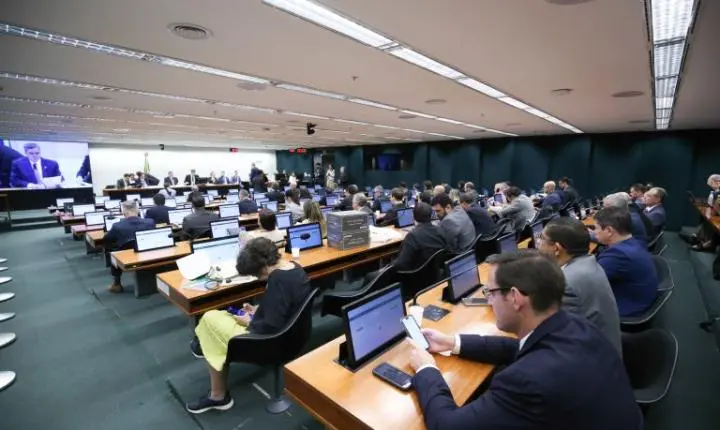 Consultoria de Orçamento alerta para desafios na estabilização da dívida pública com a LDO 2027