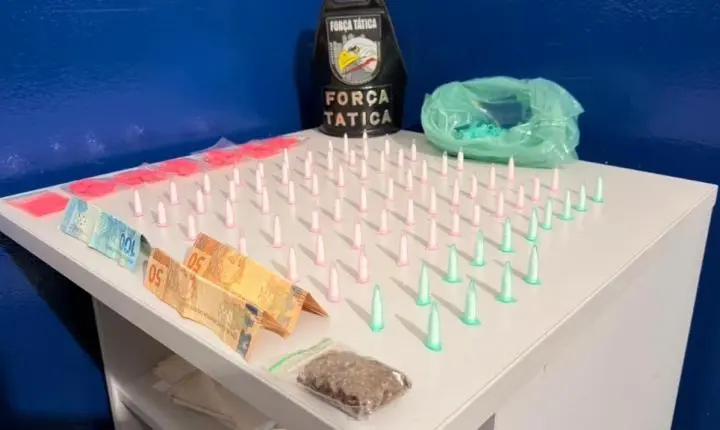 Operação em Barra do Bugres: Força Tática prende faccionado e apreende mais de 100 porções de drogas