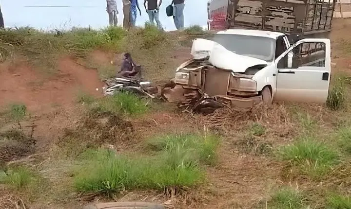 Pai e bebê de 8 meses morrem após batida provocada por buracos na pista