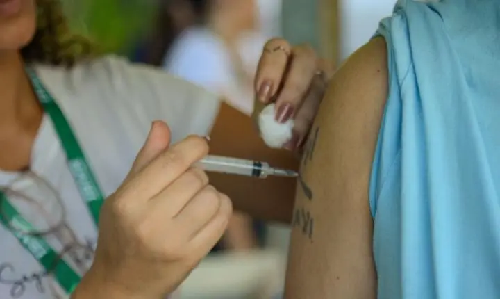Dia D de multivacinação mobiliza postos de saúde em todo o Brasil neste sábado