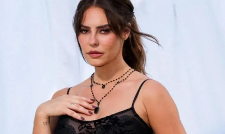 Paolla Oliveira deixa lingerie à mostra com vestido de renda transparente: 'Parece pintura'
