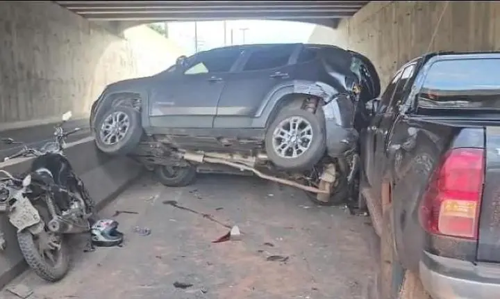 Passageira de moto por aplicativo sofre parada cardíaca após grave acidente em Cuiabá