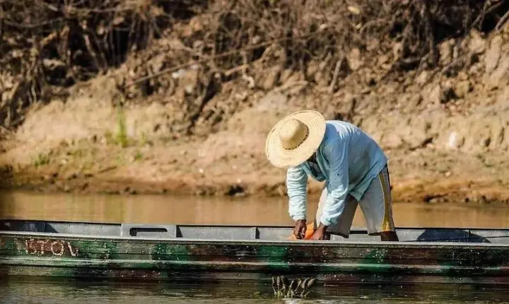 Pescadores relatam depressão, fome e casos de suicídio após lei da pesca