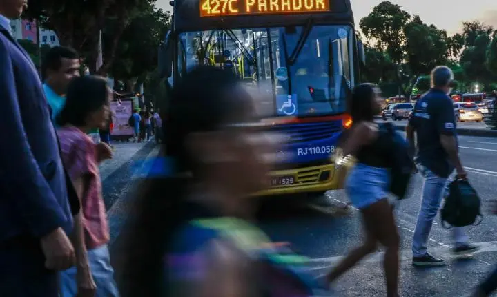 Solidão e cansaço físico aumentam a abstenção eleitoral no Brasil, diz estudo