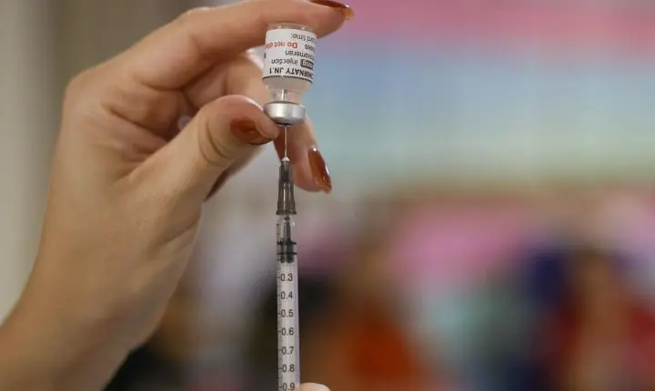 Vacinação HPV reduz prevalência do vírus pela metade entre jovens brasileiros, aponta estudo
