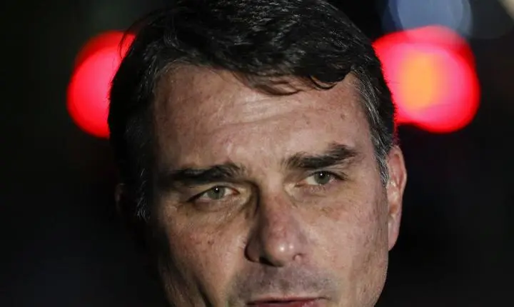 PF aponta cobranças de Flávio Bolsonaro a dono do Banco Master por filme Dark Horse