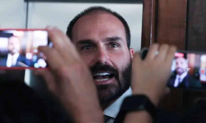 PGR defende condenação de Eduardo Bolsonaro por coação no processo do tarifaço