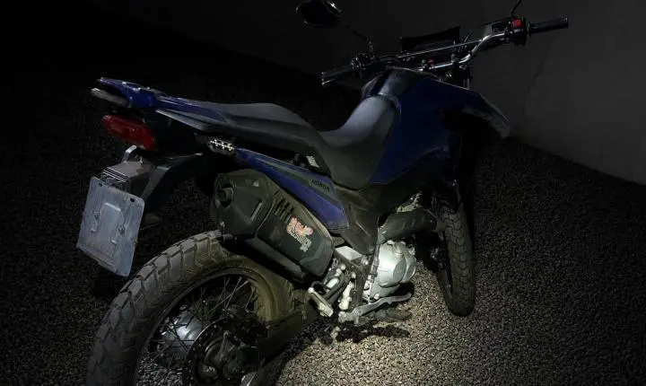 Piloto de moto foi detido após fuga perigosa pelas ruas de Nobres