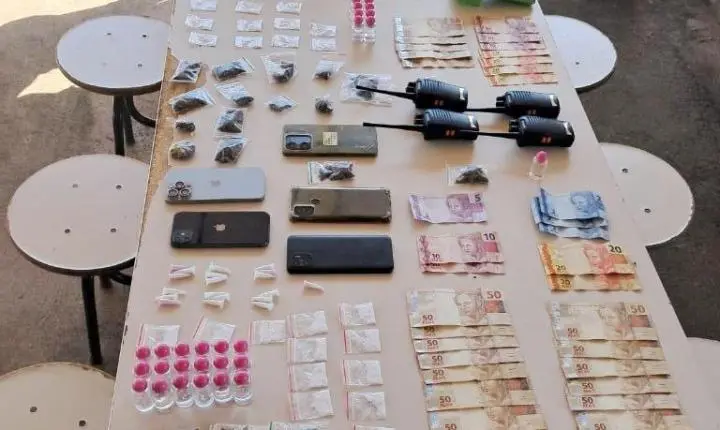 PM de Barra do Bugres encerra festa de facção criminosa que tinha drogas e presença de adolescentes.