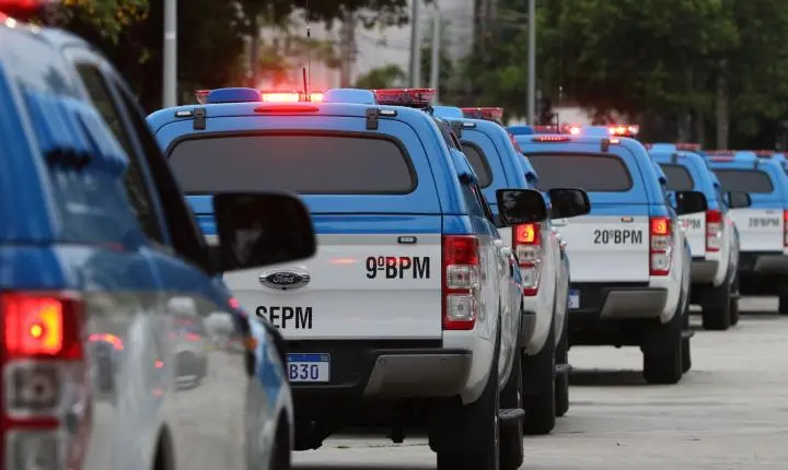 Polícia militar realiza operação policial contra facção no Rio de Janeiro