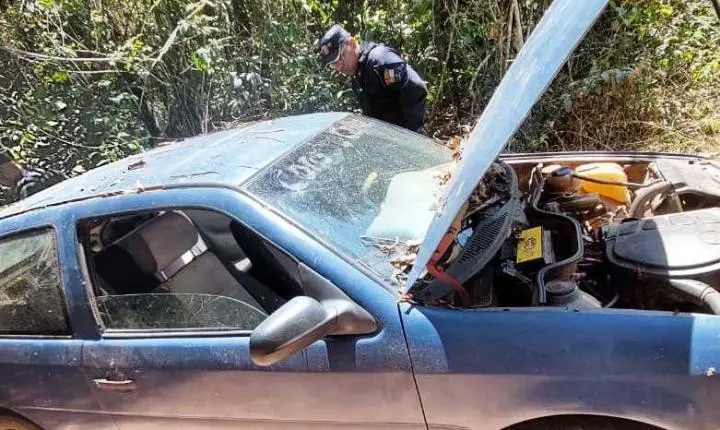 PM localiza veículo usado em homicídio abandonado em mata de Diamantino