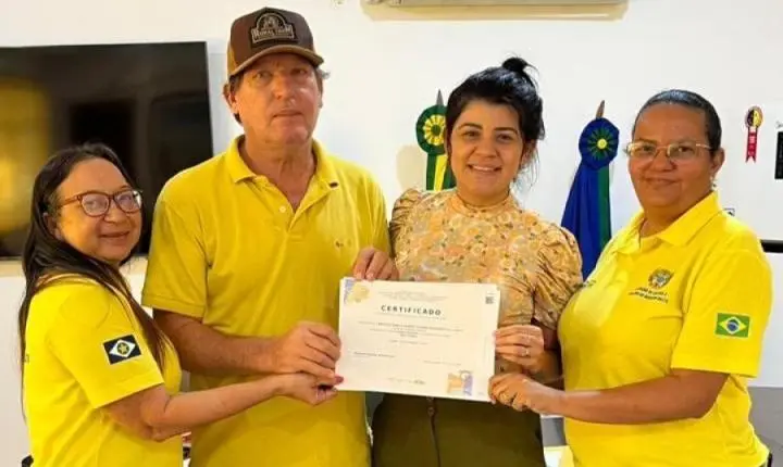 Prefeito de Rosário Oeste recebe certificado de reconhecimento cultural do Ministério da Cultura