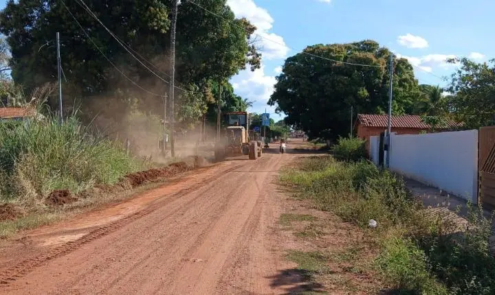 Prefeitura de Rosário Oeste acelera recuperação de ruas e estradas no Distrito de Bauxi