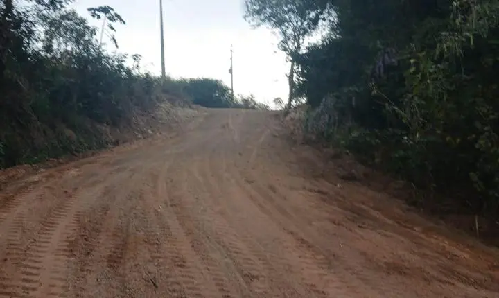 Prefeitura de Rosário Oeste acelera recuperação de ruas e estradas no Distrito de Bauxi