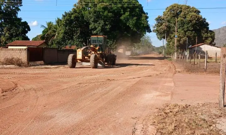 Prefeitura de Rosário Oeste acelera recuperação de ruas e estradas no Distrito de Bauxi