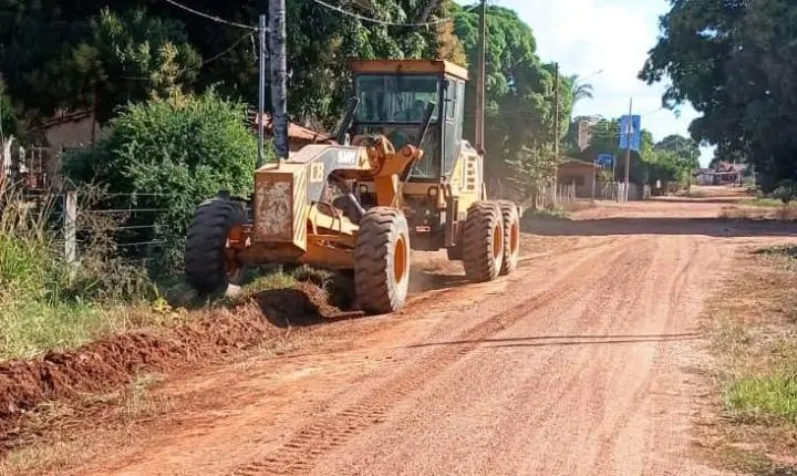 Prefeitura de Rosário Oeste acelera recuperação de ruas e estradas no Distrito de Bauxi