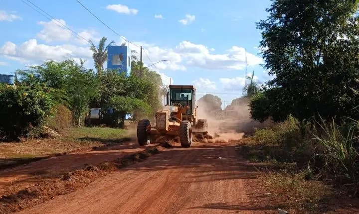 Prefeitura de Rosário Oeste acelera recuperação de ruas e estradas no Distrito de Bauxi