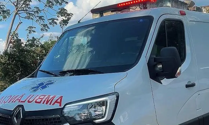 Prefeitura de rosário oeste entrega nova ambulância para o hospital municipal
